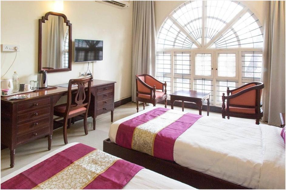 Ats Willingdon Hotel Kochi Exterior foto