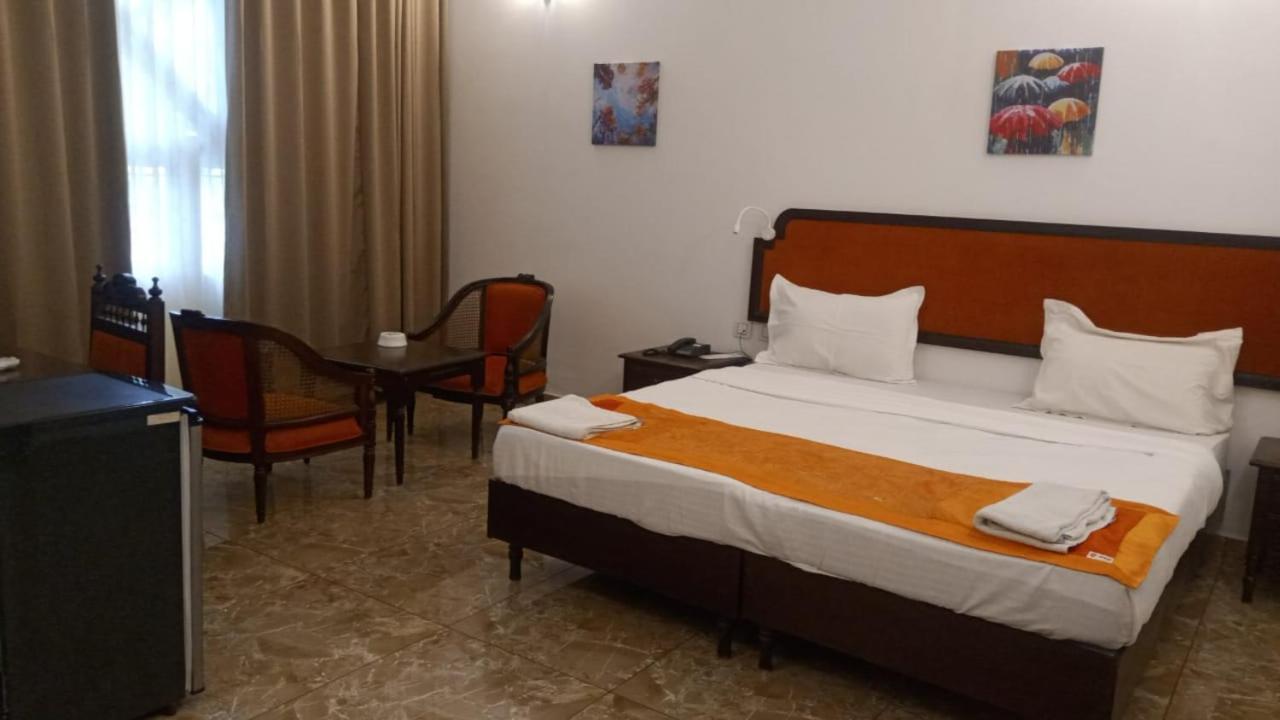 Ats Willingdon Hotel Kochi Exterior foto